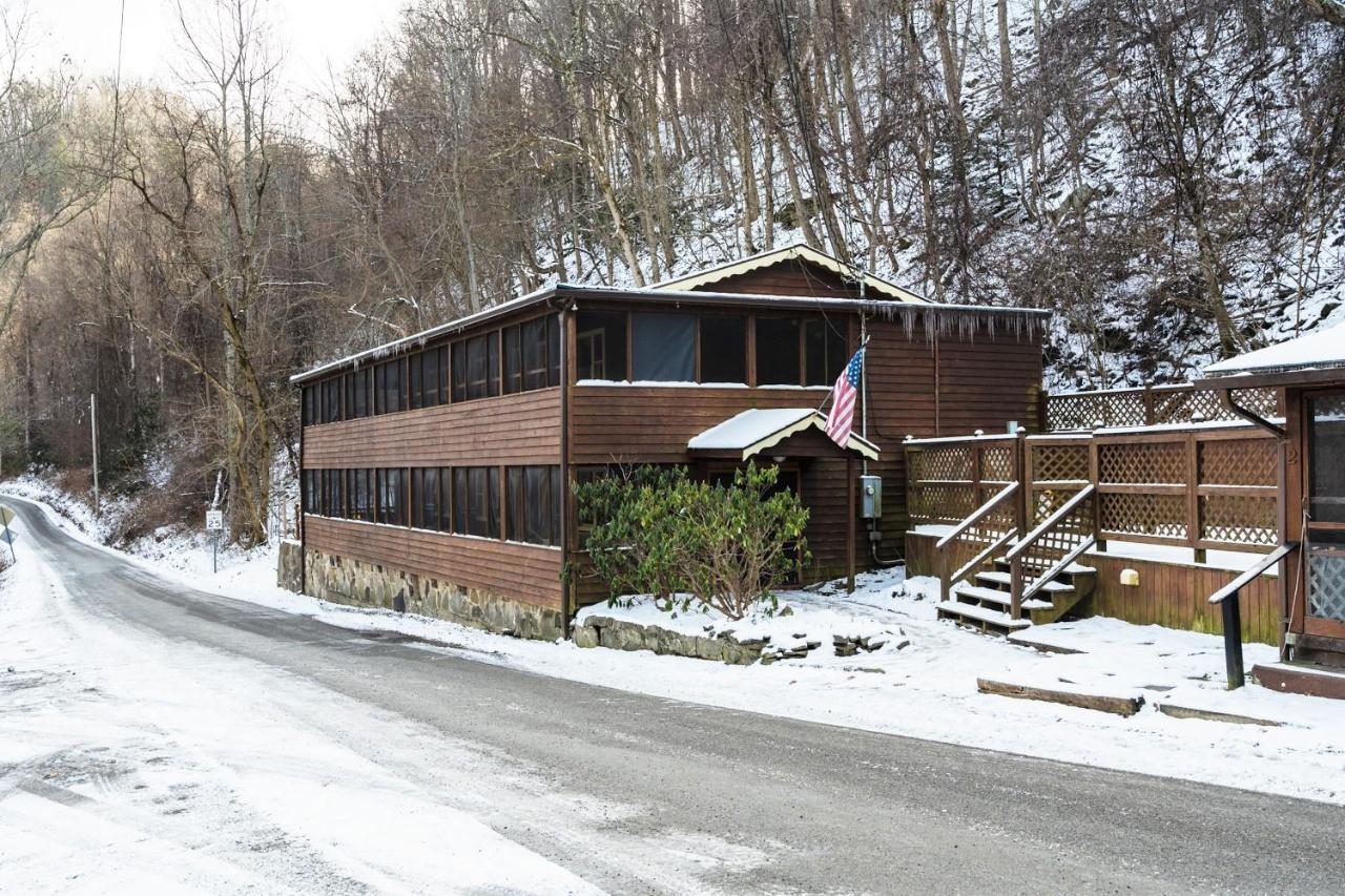 River Front Resort Elkins Exterior photo