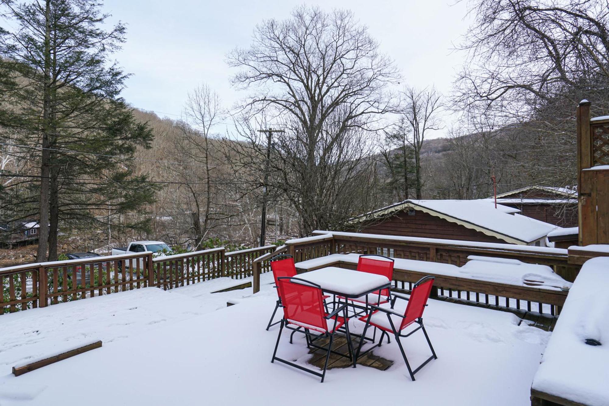 River Front Resort Elkins Exterior photo